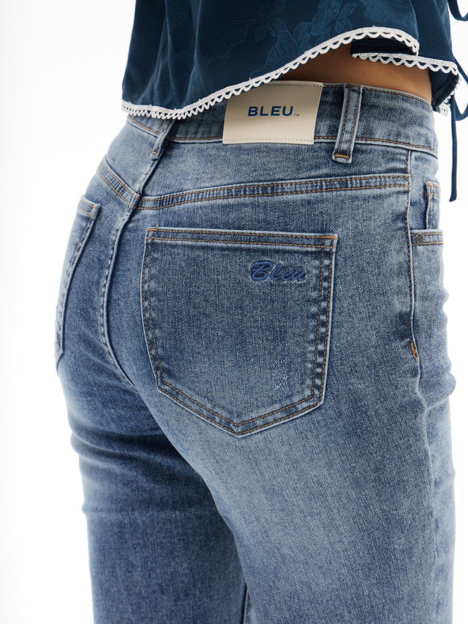 Super Stretch Bootcut Jeans - Mid Washed 32 In Inseam | BTTW009